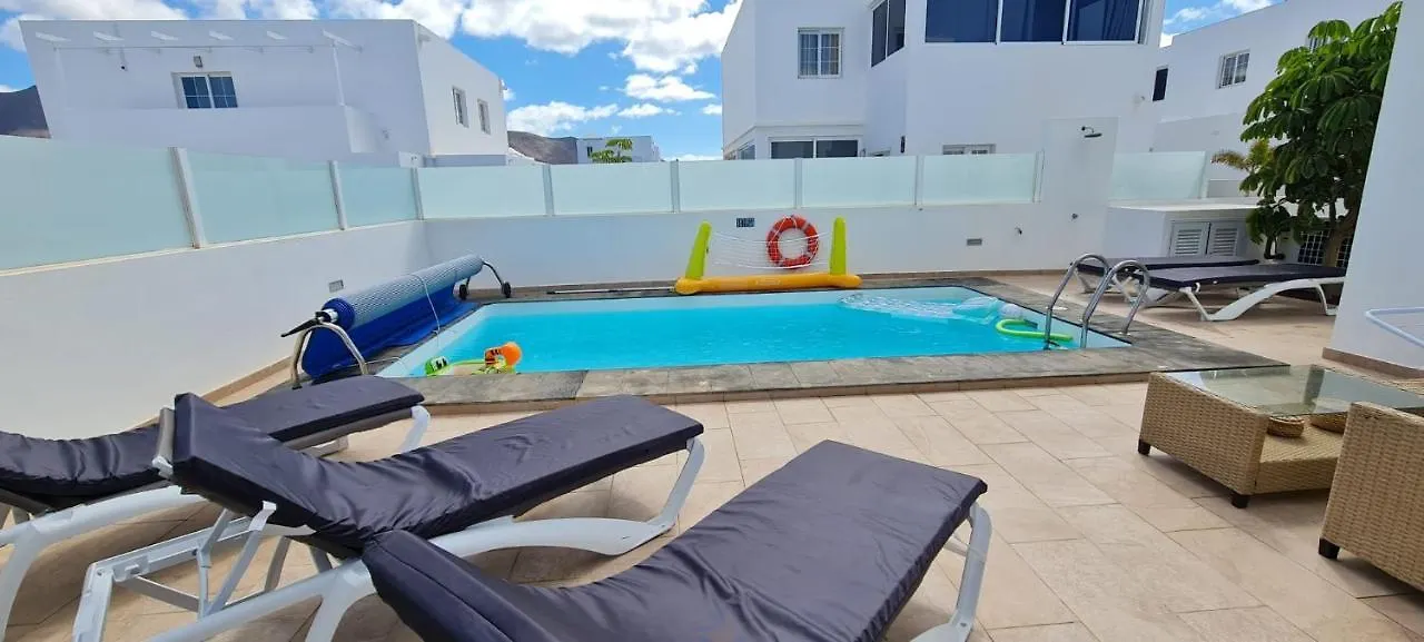 Villa Pousadoiro Playa Blanca