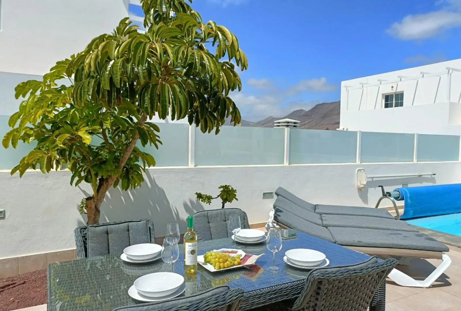 Villa Pousadoiro Playa Blanca